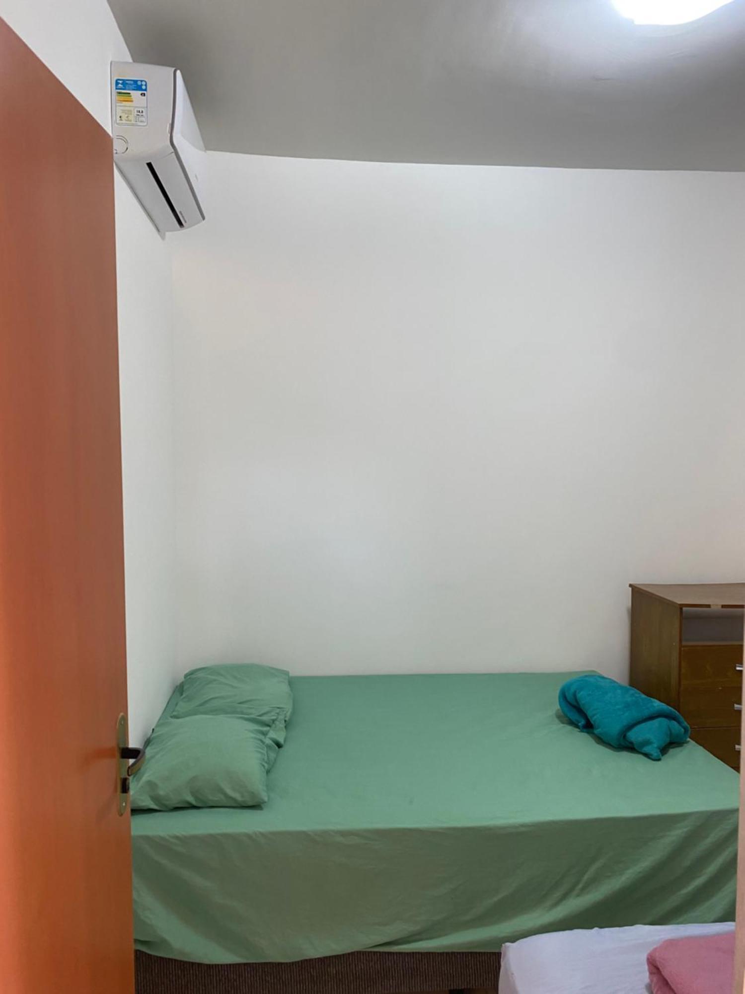 Flats Com Ar Condicionado, Garagem E Internet *